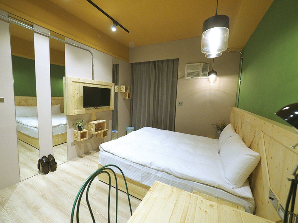 Loft Hostel Fengjia Taichung Exterior photo