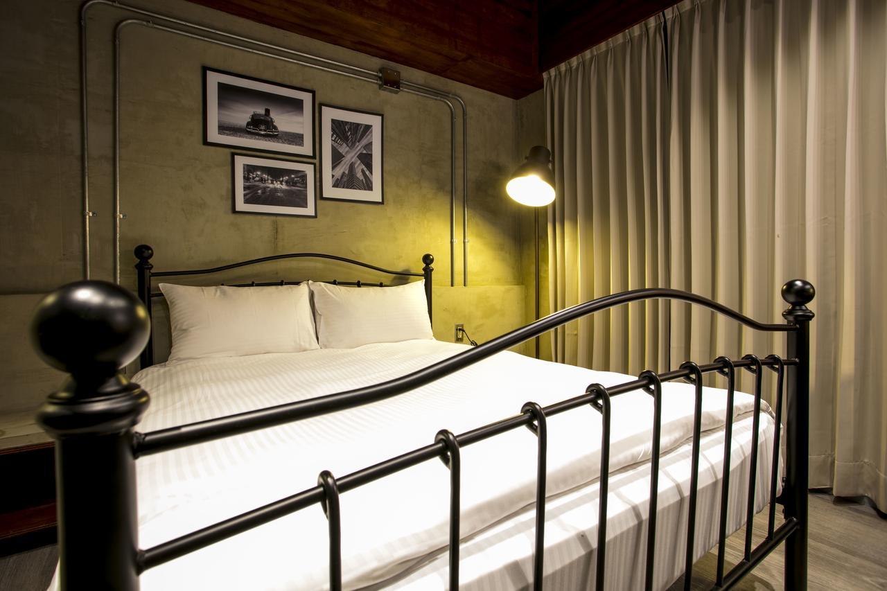 Loft Hostel Fengjia Taichung Exterior photo