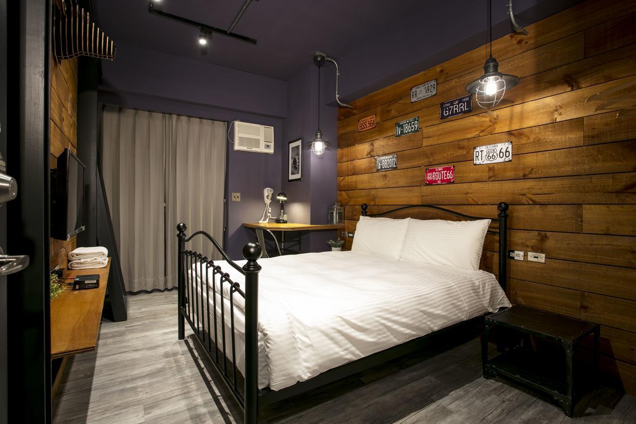 Loft Hostel Fengjia Taichung Exterior photo