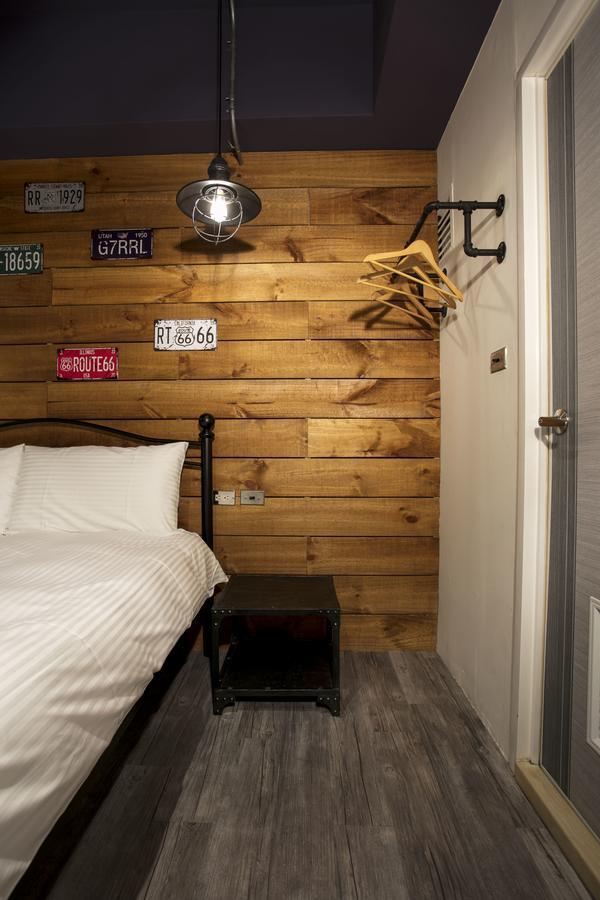 Loft Hostel Fengjia Taichung Exterior photo