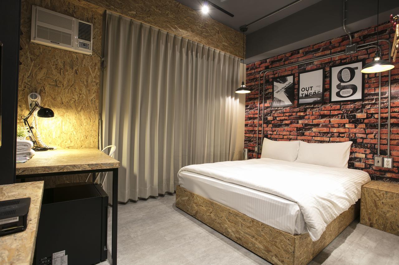 Loft Hostel Fengjia Taichung Exterior photo