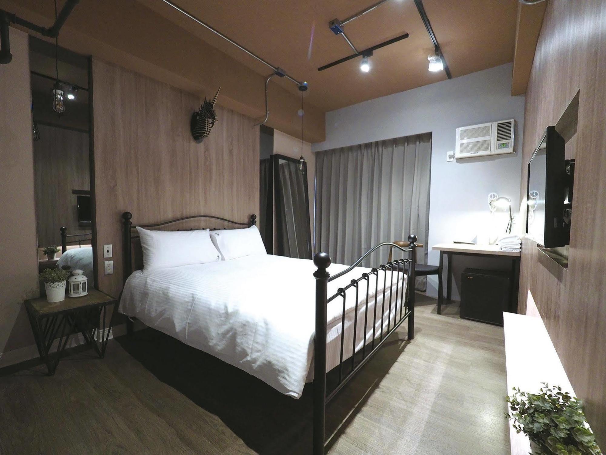 Loft Hostel Fengjia Taichung Exterior photo