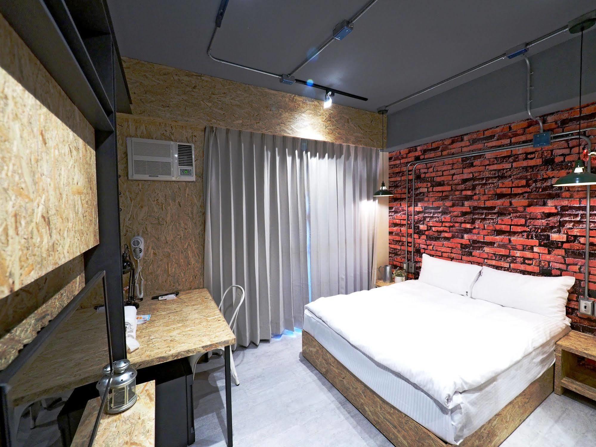 Loft Hostel Fengjia Taichung Exterior photo