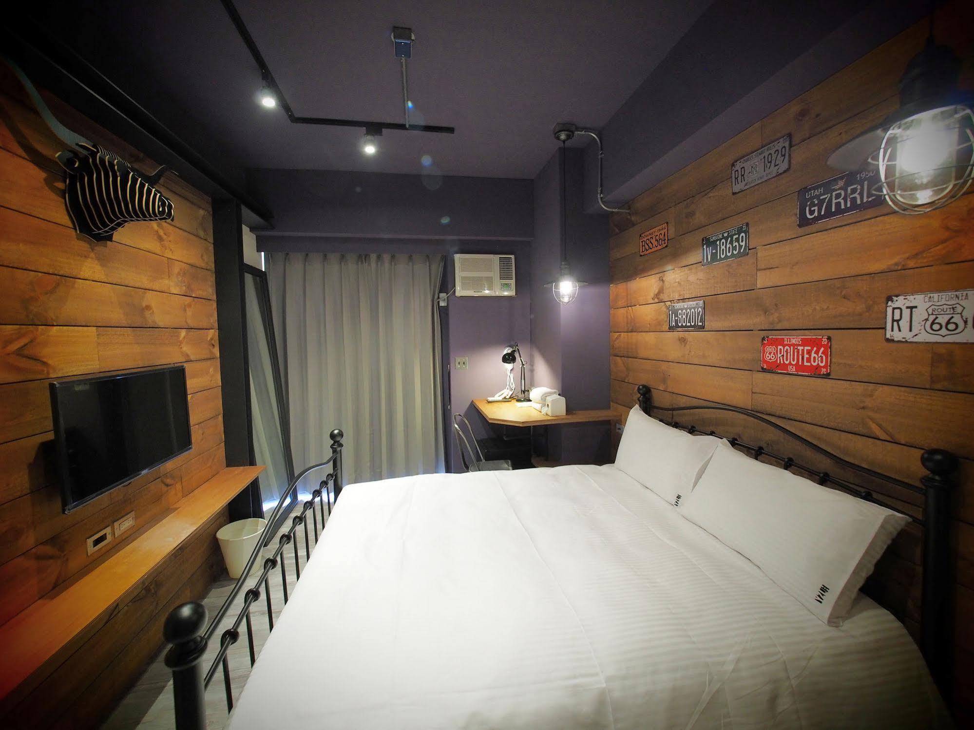 Loft Hostel Fengjia Taichung Exterior photo