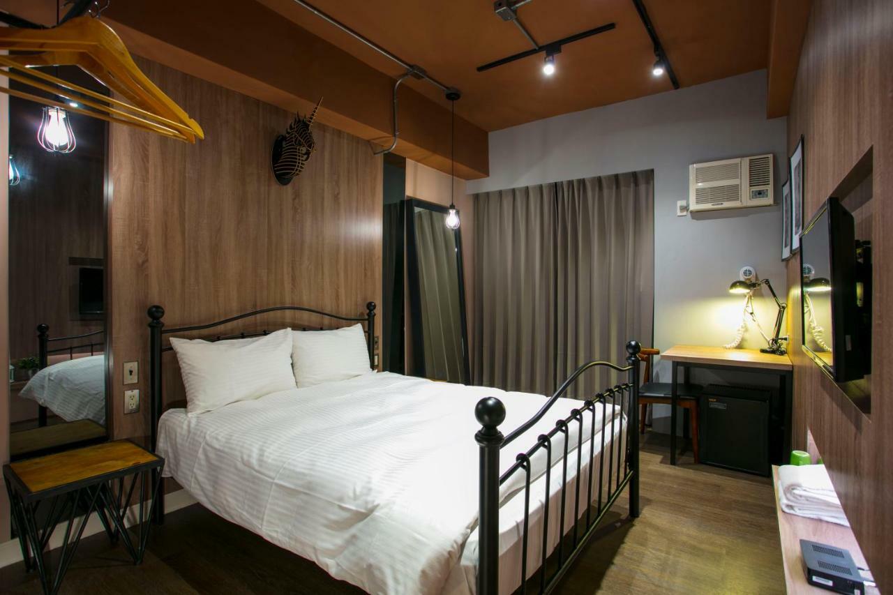 Loft Hostel Fengjia Taichung Exterior photo