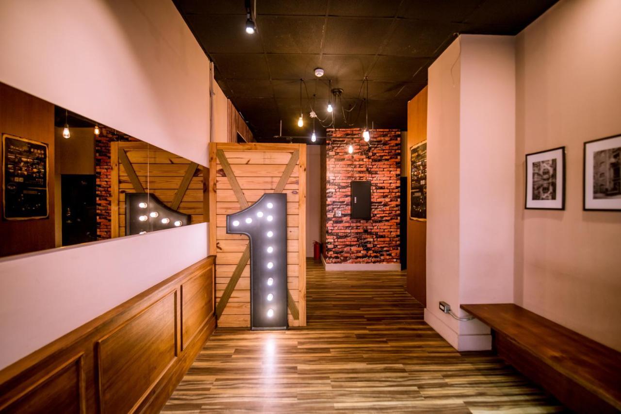 Loft Hostel Fengjia Taichung Exterior photo